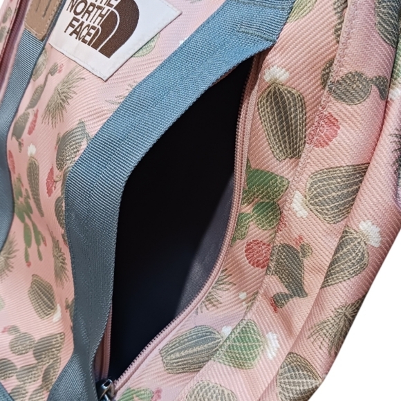 The North Face Commuter Tote Pack Cactus Print - Picture 7 of 13